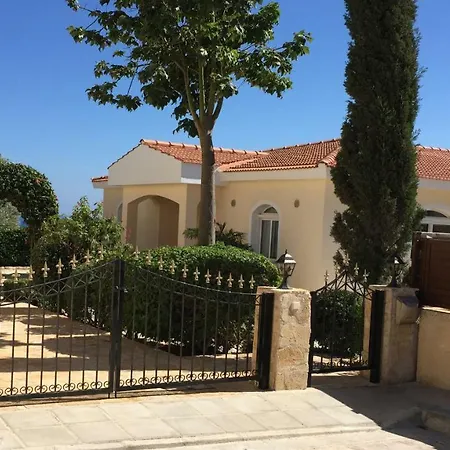 Unforgettable Family Escape - Cliffside Villa With Panoramic Sea Views And Kid-Friendly Private Pool Pissouri Exterior photo