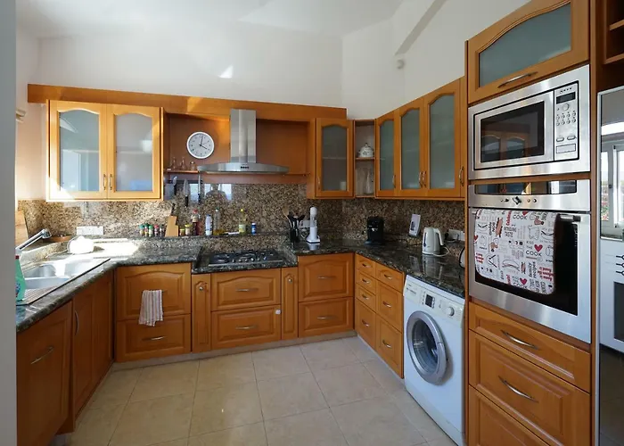 Unforgettable Family Escape - Cliffside Villa With Panoramic Sea Views And Kid-Friendly Private Pool