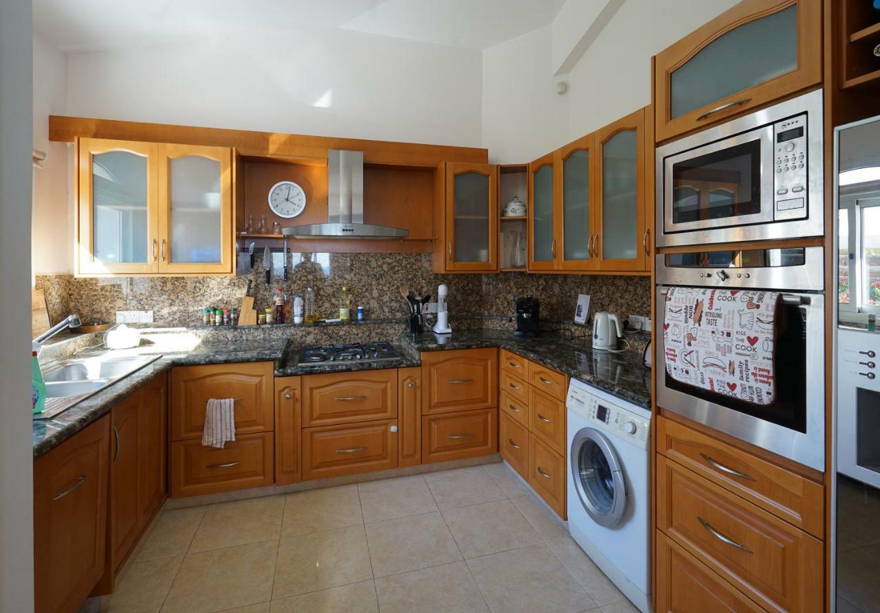 Unforgettable Family Escape - Cliffside Villa With Panoramic Sea Views And Kid-Friendly Private Pool *