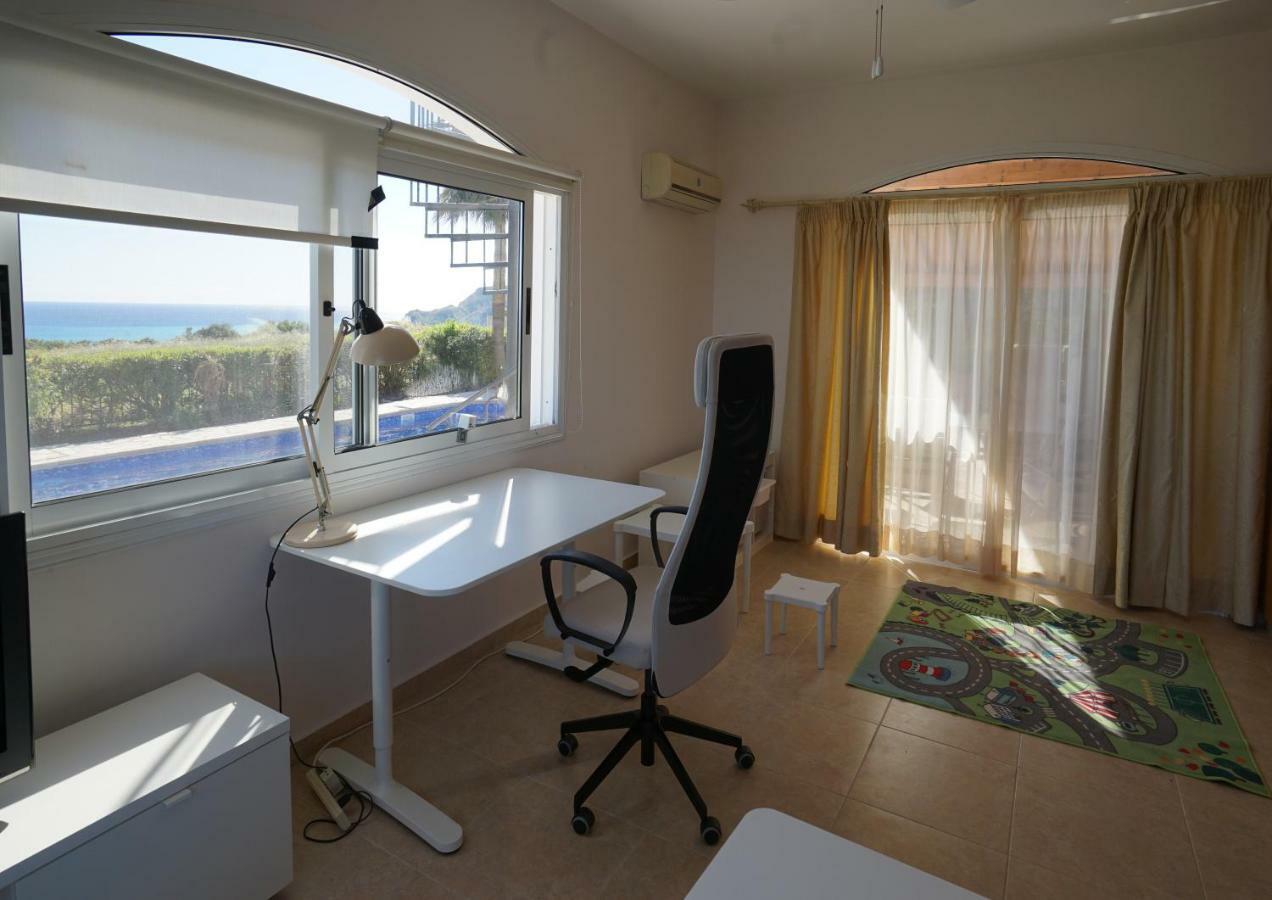 Unforgettable Family Escape - Cliffside Villa With Panoramic Sea Views And Kid-Friendly Private Pool Villa Pissouri