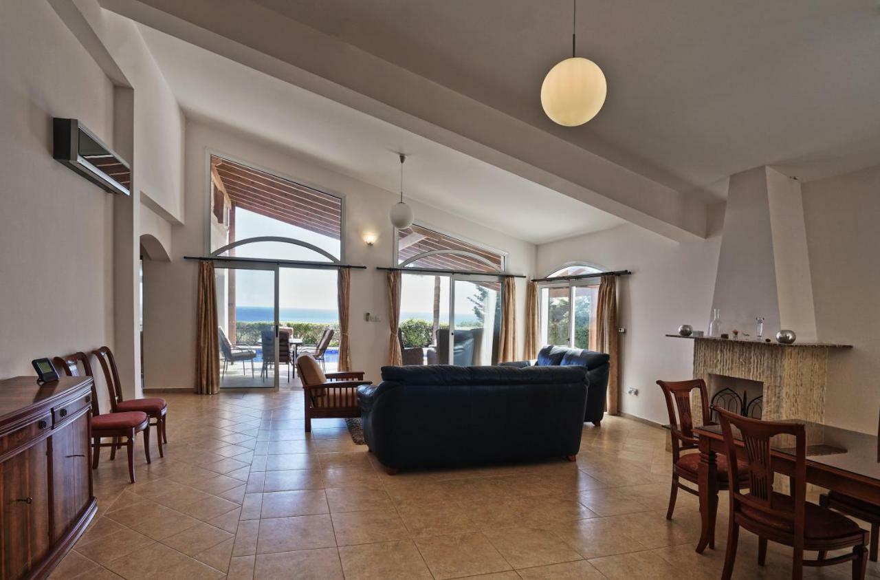 Villa Unforgettable Family Escape - Cliffside Villa With Panoramic Sea Views And Kid-Friendly Private Pool
